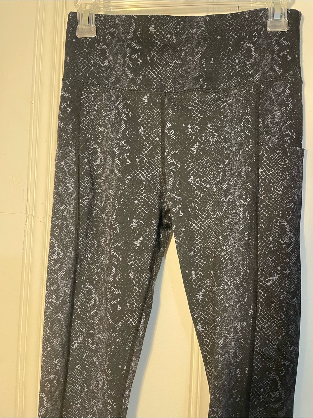 OUGES Black Gray Snakeskin High Waist Leggings Side Pocket